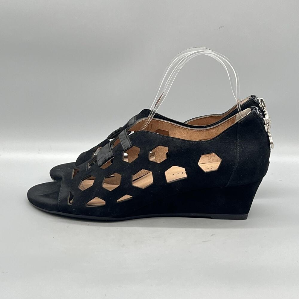 Bettye Muller Concept Sandals Womens 8.5 Black Suede Cutout Wedge Shoes - Picture 4 of 11